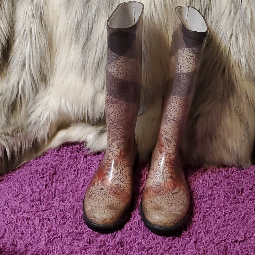 Burberry Rain Boots 👢 - Picture 2 of 16